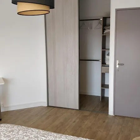 Apartment T2 55m2 Proche Centre Et Gare Avec Parking *